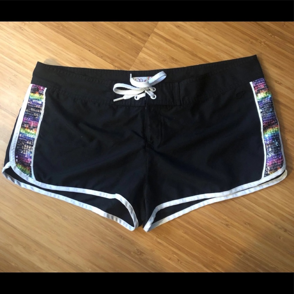 SOLD Roxy Rash Guard & OP Shorts Bundle - Picture 5 of 6